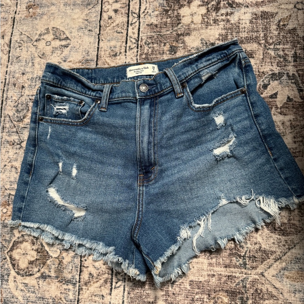 Abercrombie & Fitch Blue Jean Shorts women’s 29/8 cutest distressing detail